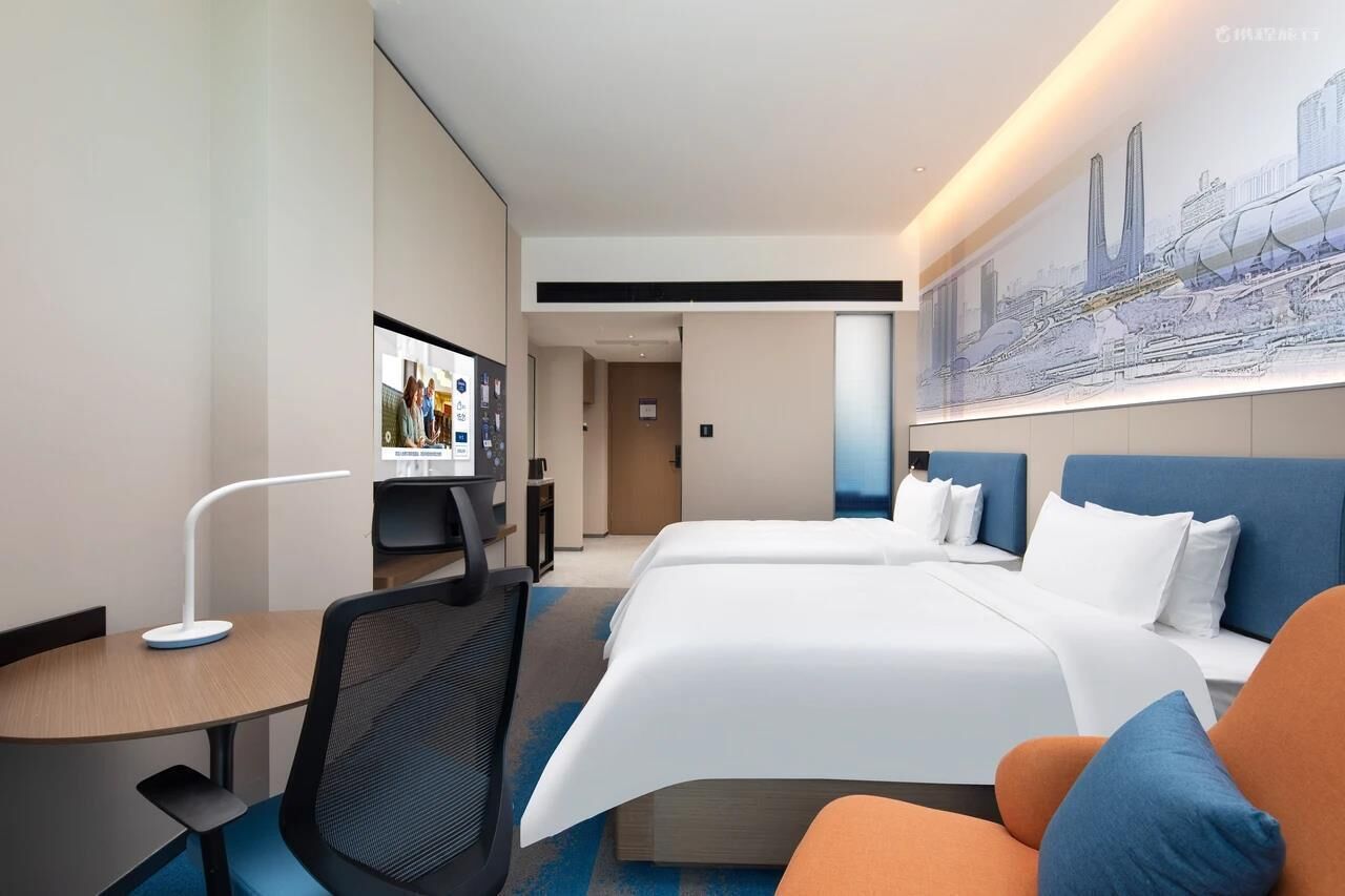 Superior Twin Room, River View | Desk, laptop workspace, free WiFi