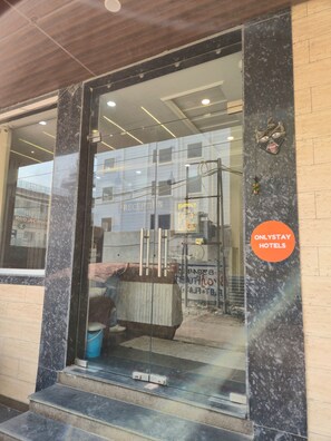 Exterior detail - OnlyStay Giriraj Ji Near Prem Mandir (Vrindavan)