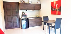 Apartment, 1 Schlafzimmer, Raucher, Balkon | Esszimmer