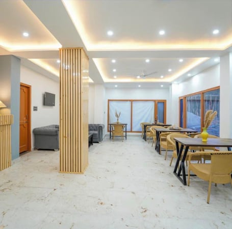 Dining. OnlyStay River Pine Kasol