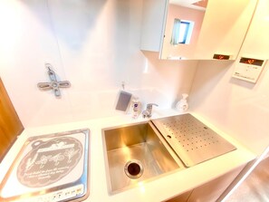 Fridge, microwave, stovetop - Max 4Pop Style RoomLoft2 min walk NishiOoi Sta1 stop to Shinagawa301 / Shinagawa Ward Tokyo (Shinagawa Ward)