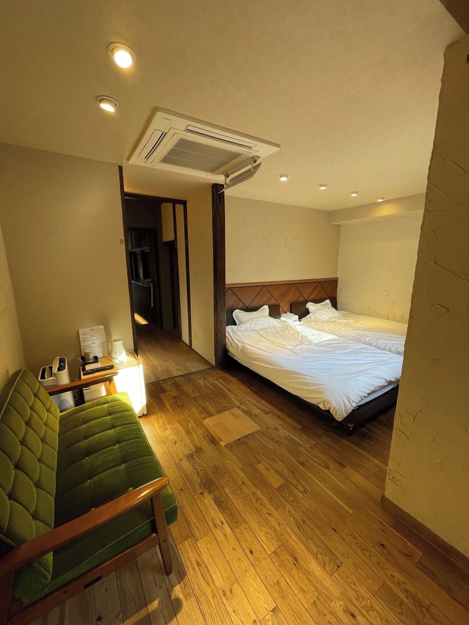 Bureau, accès au Wi-Fi (inclus), literie fournie