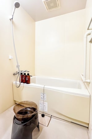 Hair dryer, towels - SAKA HOTEL 202 / Fukuoka City Fukuoka (Fukuoka City)