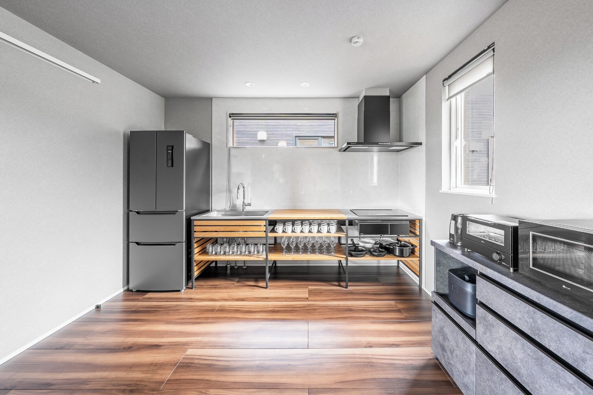 Fridge, microwave, stovetop, cookware/dishes/utensils