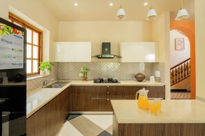 Electric kettle, toaster - ELIVAAS Celest 4 BHK Villa with Pvt Pool (Arpora)