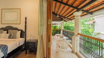 Coffres-forts dans les chambres, fer et planche Ă repasser