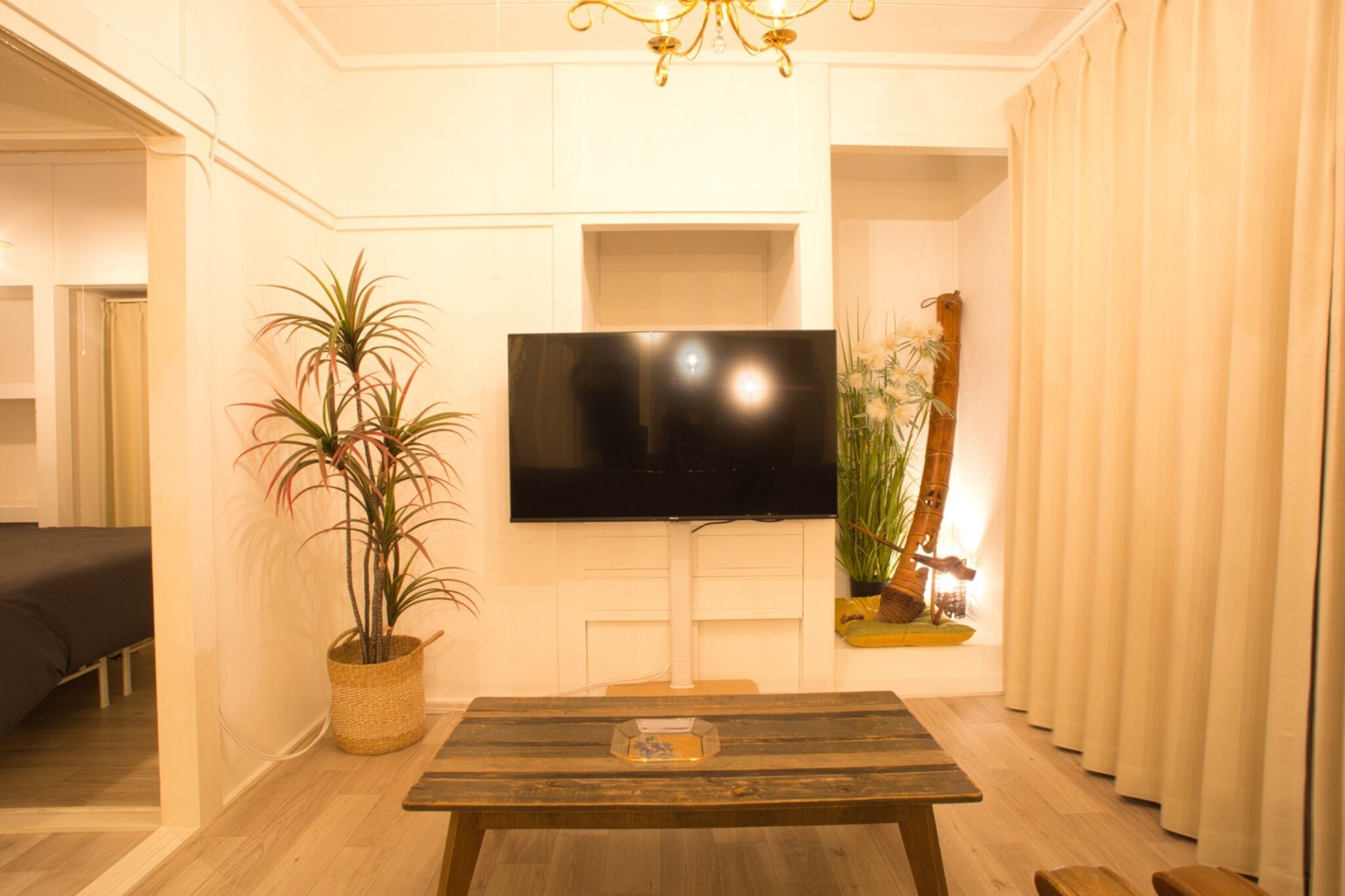 3 slaapkamers, een strijkplank/strijkijzer, gratis wifi, beddengoed