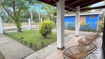 Ferienhaus, 3 Schlafzimmer, Raucher, Balkon | Terrasse/Patio