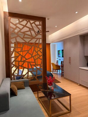 Phòng đôi Cao cấp, quang cảnh thành phố | Khu phòng khách