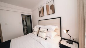 2 bedrooms, iron/ironing board, WiFi, bed sheets - Chic, Secure Kilimani Apartment | Near Yaya Centre, Junction Mall & CBD (Nairobi)