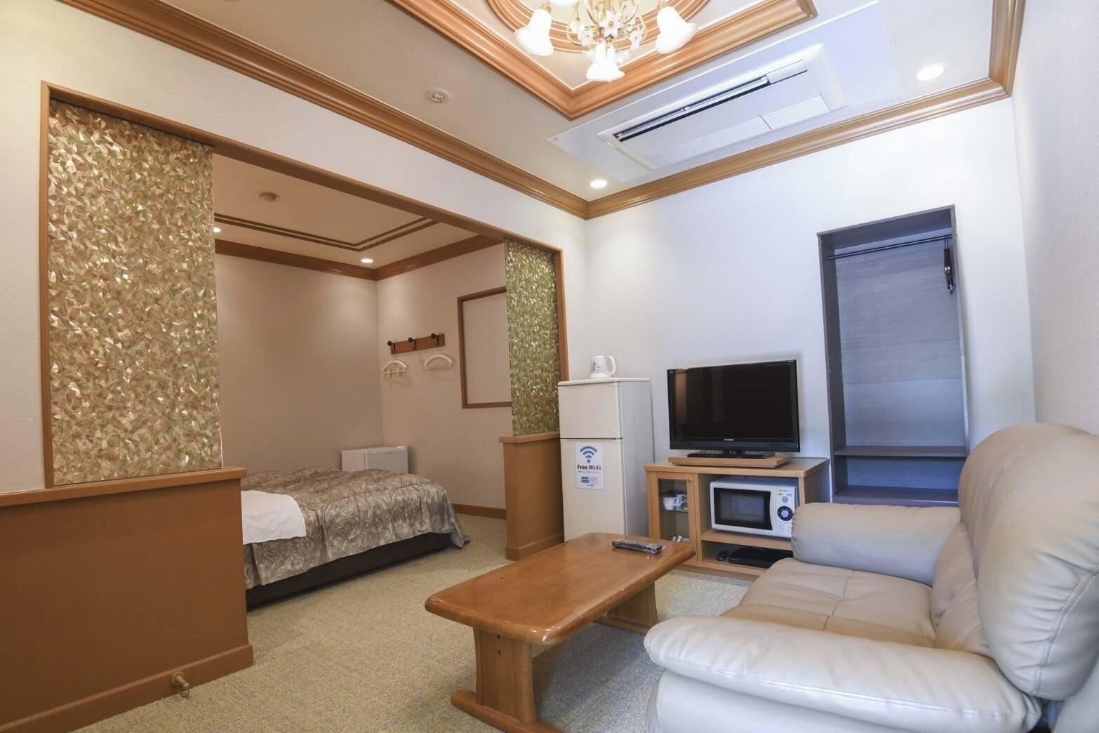 免费 WiFi、床单