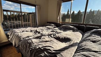 Desk, free WiFi, bed sheets