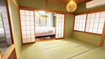 Desk, free WiFi, bed sheets