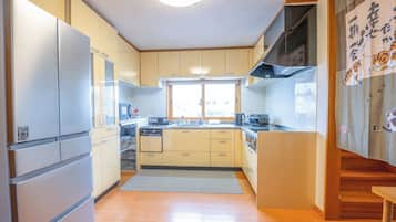 Fridge, microwave, stovetop, cookware/dishes/utensils