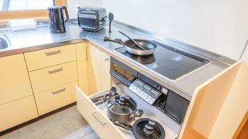 雪櫃、微波爐、爐具、廚房用具/餐具/器皿