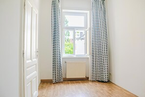 Interior - Stylish 2BR Apartment Long Stay for 5 (Vienna)