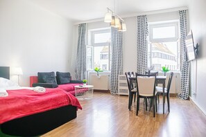 Iron/ironing board, free WiFi - Stylish 2BR Apartment Long Stay for 5 (Vienna)