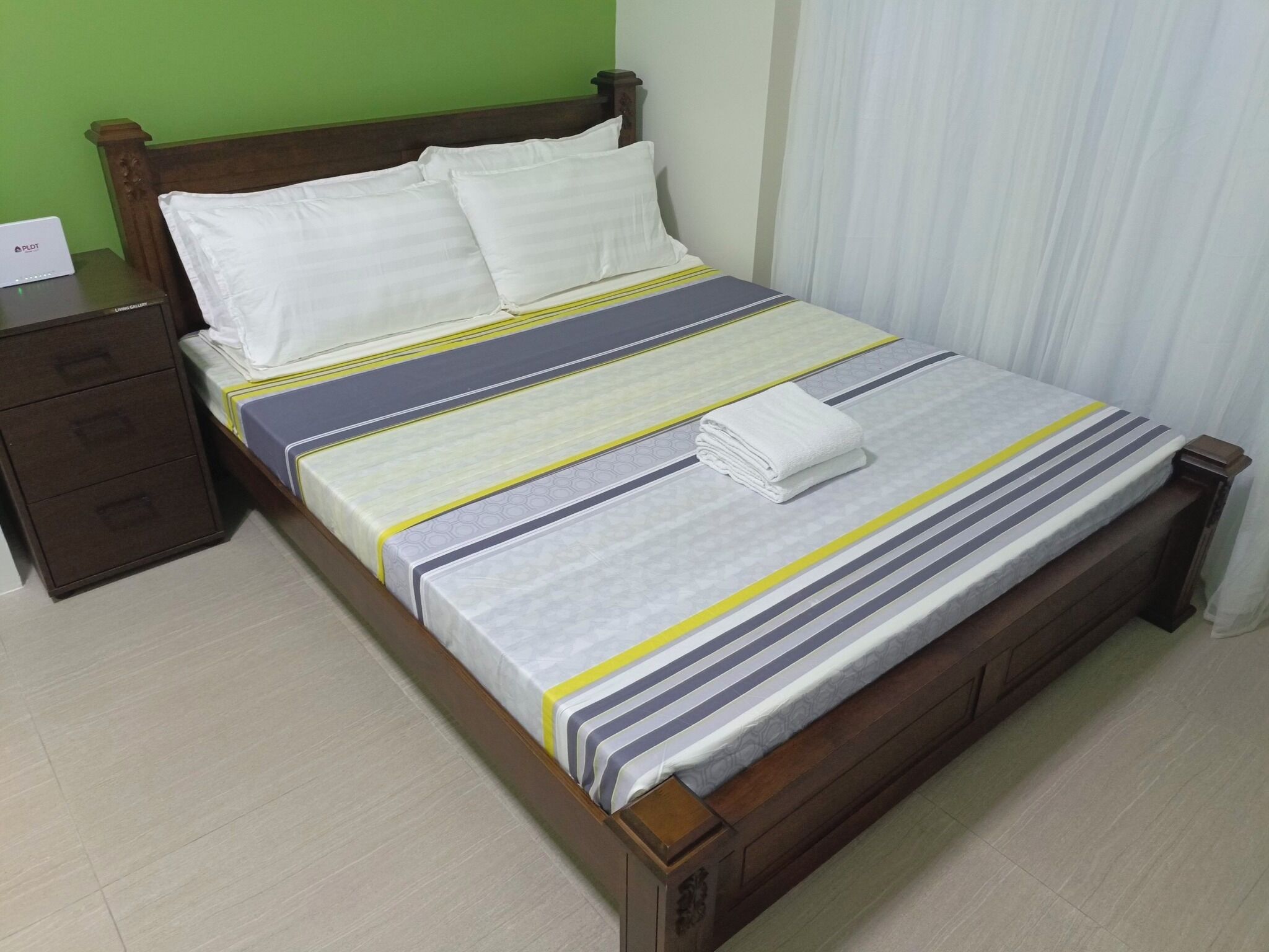 WiFi、ベッドシーツ