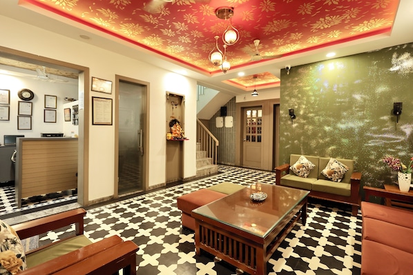 Habitación doble Confort | Lobby