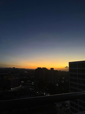 Property grounds - Elegant 1BR Condo Near BGC Prime Taguig Location (Taguig)