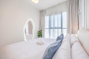Iron/ironing board, free WiFi - Bloomfields Dreamy 2BR in Radiant Boulev (Abu Dhabi)