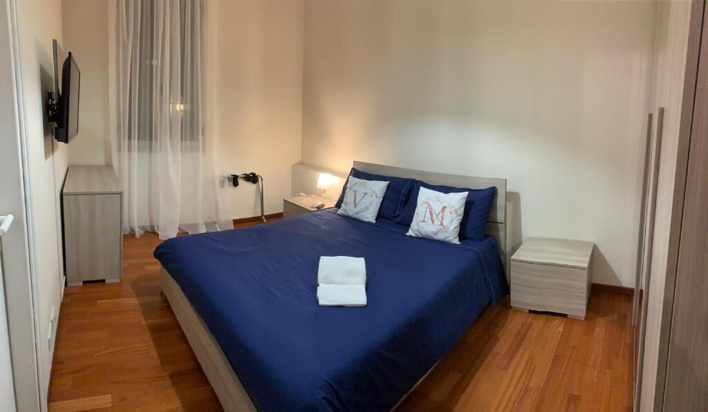 Iron/ironing board, internet, bed sheets, wheelchair access