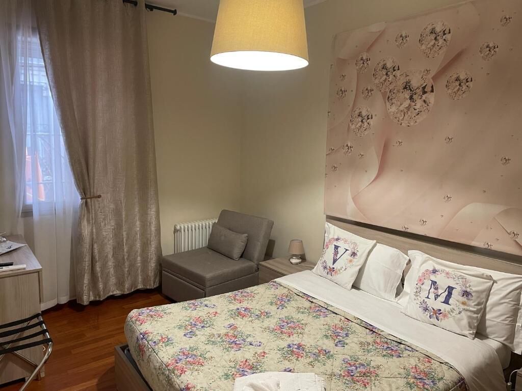 Iron/ironing board, internet, bed sheets, wheelchair access