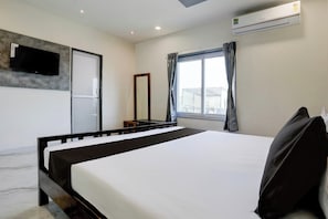 Deluxe-Doppelzimmer | Schreibtisch, laptopgeeigneter Arbeitsplatz, kostenloses WLAN