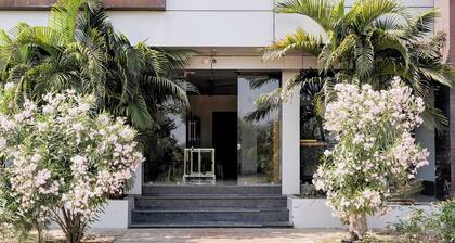 Hotel Ambika, Vadodara