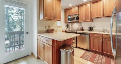 Ski, Golf & Hike! Incline Village Family Home