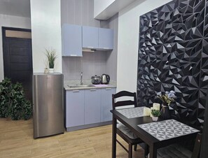Refrigerador y utensilios de cocina 