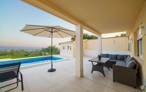 Outdoor dining - Stunning apartment in Split (Split)