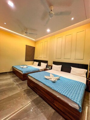 Deluxe Double Room - OnlyStay GSM Near Prem Mandir (Vrindavan)