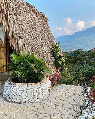 Green view glamping cabin with unlimited Jacuzzi
