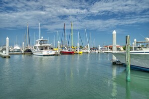 Marina - Spa + Firepit + Ship Channel Views + Easy Access to the Beach | Casa Sueño (Port Aransas)