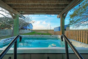 Outdoor spa tub - Spa + Firepit + Ship Channel Views + Easy Access to the Beach | Casa Sueño (Port Aransas)