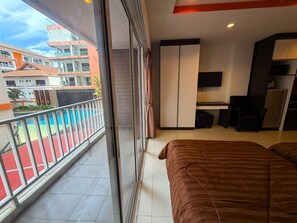 Bed sheets - Modern Pool-View Studio with Balcony - Nordic VIP3, Pratumnak Hill (Muang Pattaya)