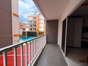 Property grounds - Modern Pool-View Studio with Balcony - Nordic VIP3, Pratumnak Hill (Muang Pattaya)