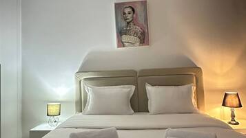 Iron/ironing board, internet, bed sheets