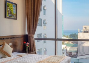 Kamar Deluks, pemandangan laut | Isi minibar gratis, Wi-Fi gratis, dan seprai linen