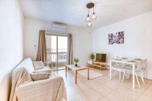Living area - 2-bedroom apartment in serene Tas-Sliema with AC comfort (Tas-Sliema)