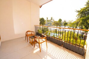 Luxury Double Room, 2 Single Beds, Balcony, Lake View | Balcony view