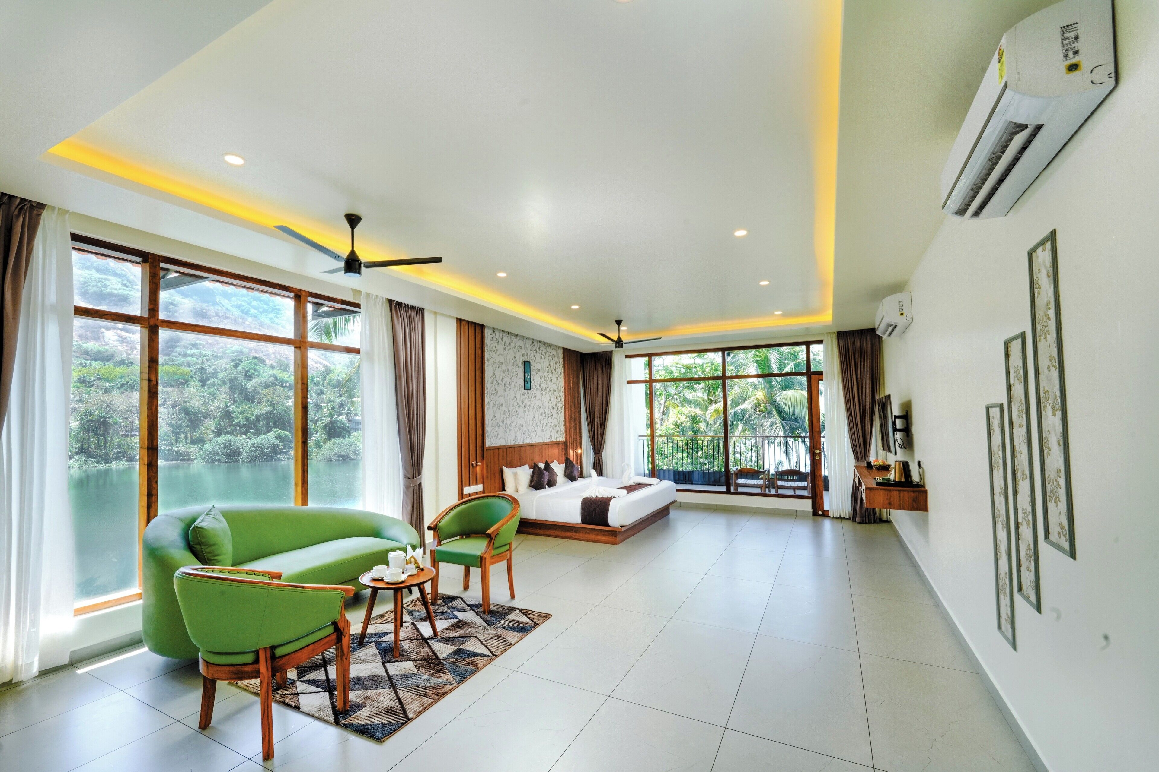 Luxury Suite, 1 King Bed, Balcony, Lake View | In-room safe, desk, laptop workspace, blackout curtains