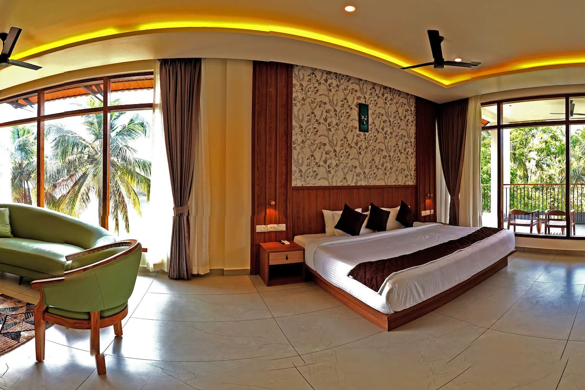 Lyxsvit - 2 sovrum - balkong - sjöutsikt | Värdeförvaringsskåp på rummet, skrivbord och arbetsyta för laptop