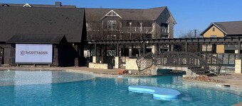 Spacious Cottage Near Texas A&M with Pool & Gym
