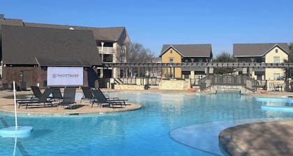 Stay near Texas A&M Spacious Cottage w/ Clubhouse