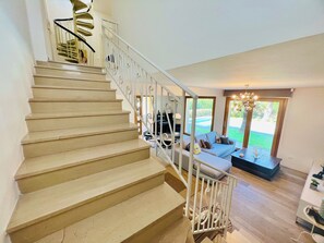 TV - Villa Donna Vincenza (Cinisi)