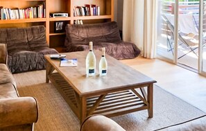 TV, table football - Gorgeous home in Lège-Cap-Ferret (Lège-Cap-Ferret)