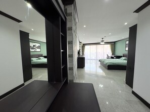 Condo, 2 Bedrooms, Smoking, Balcony - Spacious 2BR Condo - 3 Balconies & Green Views (Pattaya)