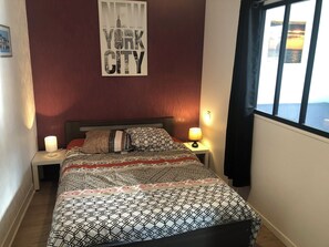 Iron/ironing board, WiFi - Saint Malo Beautiful single-storey apartment 300 m from the station near the intramural sillon beach (Saint-Malo)